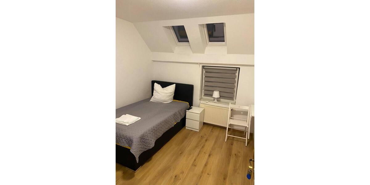 Wohnen auf Zeit Albertshofen - 9 Zimmer, 15 m&sup2;, 18&euro; | Angebot:24505272
