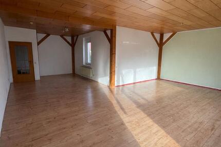 Wohnung Giesen - 4 Zimmer, 128 m&sup2;, 1.200&euro; | Angebot:24848871