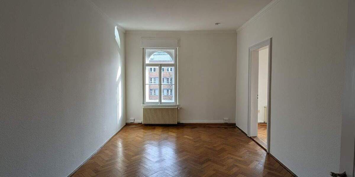 Eleganter Altbau-traum in zentraler Lage 4 zimmer
