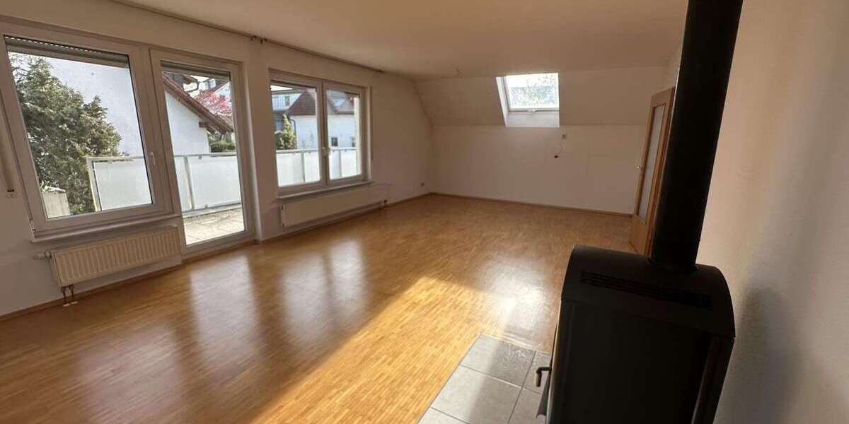 Etagenwohnung Brackenheim - 3 Zimmer, 104 m&sup2;, 1.100&euro; | Angebot:27031017
