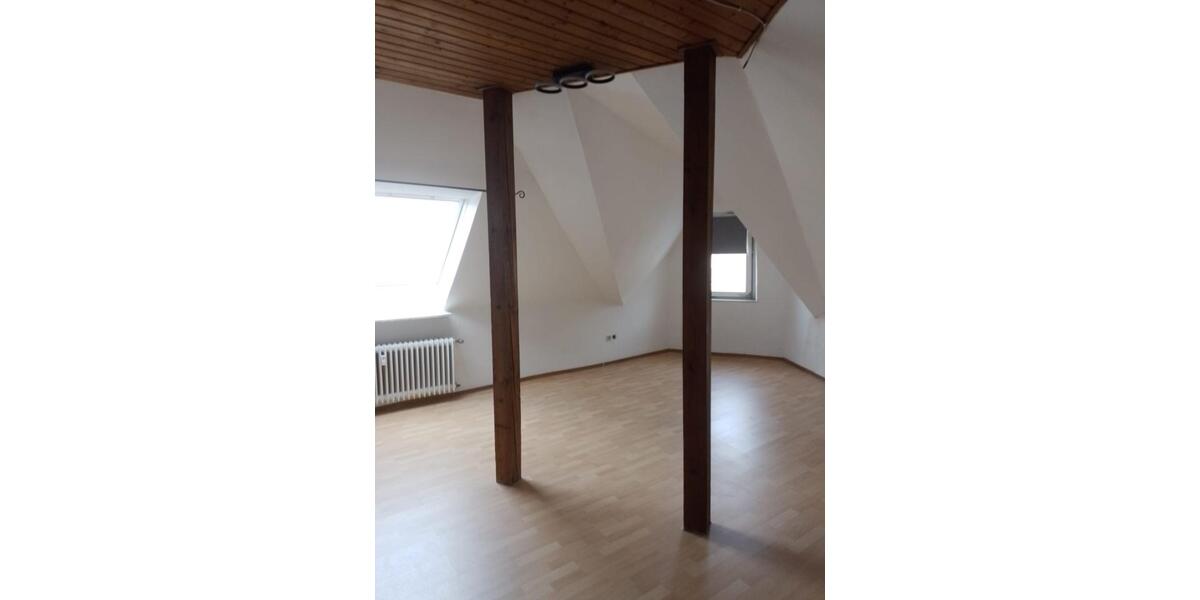 Dachgeschoßwohnung Zweibrücken - 6 Zimmer, 130 m&sup2;, 800&euro; | Angebot:26052060
