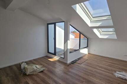 Wohnung zum Mieten in Berlin 1.247 € 62.35 m²