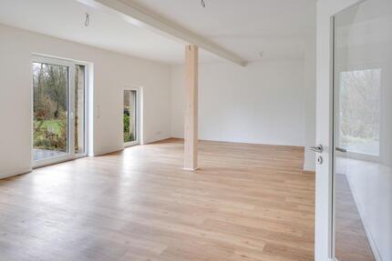 Haus Rieseby - 6 Zimmer, 200 m&sup2;, 2.300&euro; | Angebot:26230275