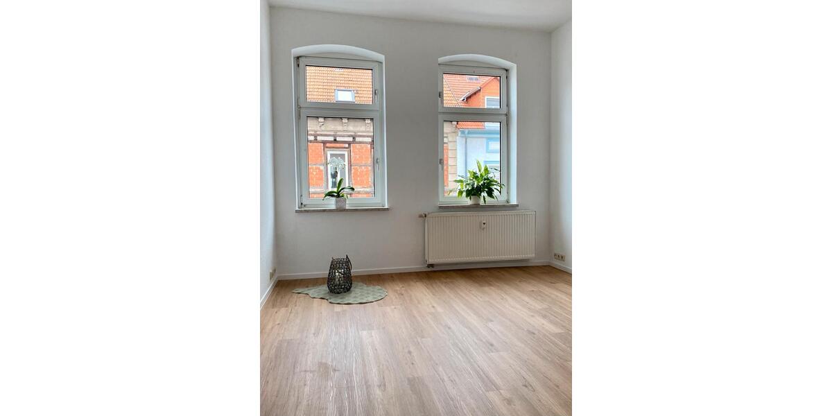 3 Raum Wohnung 2. OG mit Balkon Zentrale ruhige Lage 3 zimmer