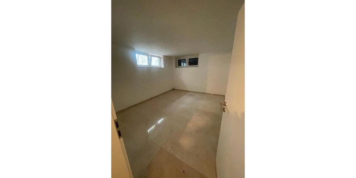 Erdgeschoßwohnung Hamburg Wandsbek - 5 Zimmer, 135 m&sup2;, 2.500&euro; | Angebot:26497068