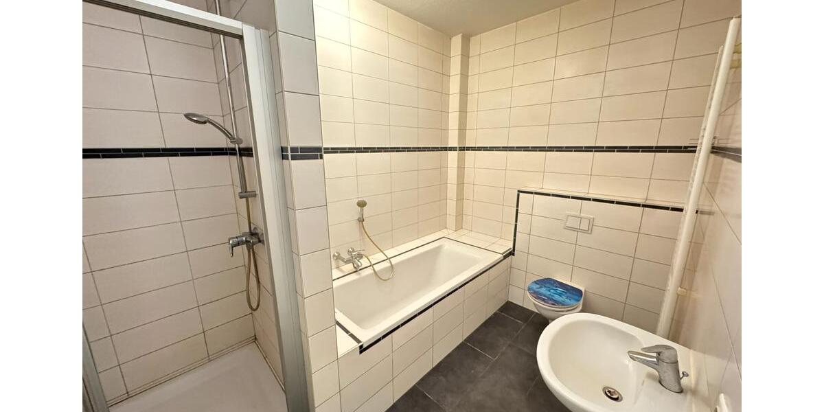 Erdgeschoßwohnung Halle (Saale) Am Wasserturm/Thaerviertel - 4 Zimmer, 96 m&sup2;, 795&euro; | Angebot:26660646