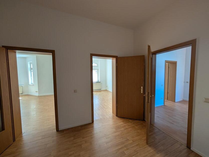 Stilvolle 3-Zimmer-AltbauWohnung mit Einbauküche und modernem Komfort