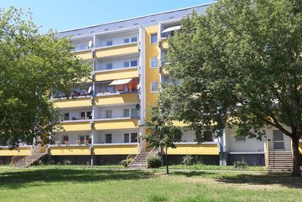 Wohnung Gräfenhainichen - 3 Zimmer, 70 m&sup2;, 440&euro; | Angebot:23566519