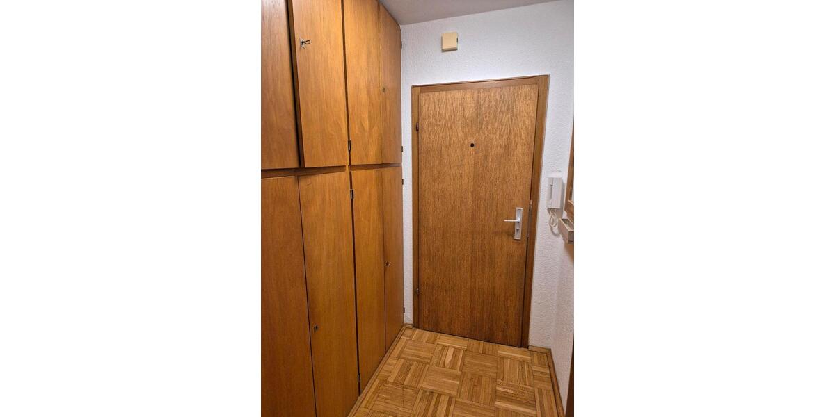 Etagenwohnung Essen Stadtbezirk IX - 1 Zimmer, 30 m&sup2;, 1.200&euro; | Angebot:24565924
