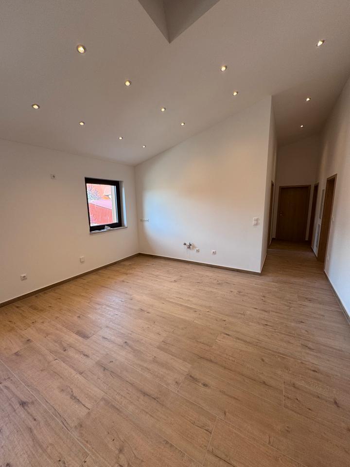 Helle 4-Zimmer-Wohnung mit hochwertiger Ausstattung in Neustadt-Marching