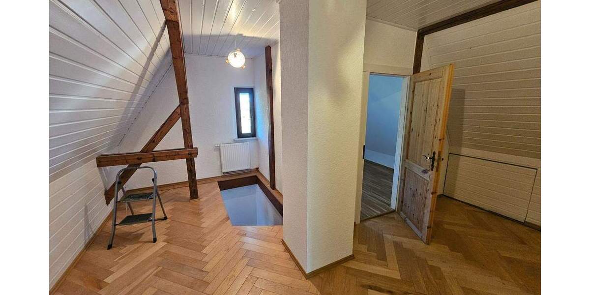 Einfamilienhaus Großpösna - 8 Zimmer, 217 m&sup2;, 2.520&euro; | Angebot:25880904