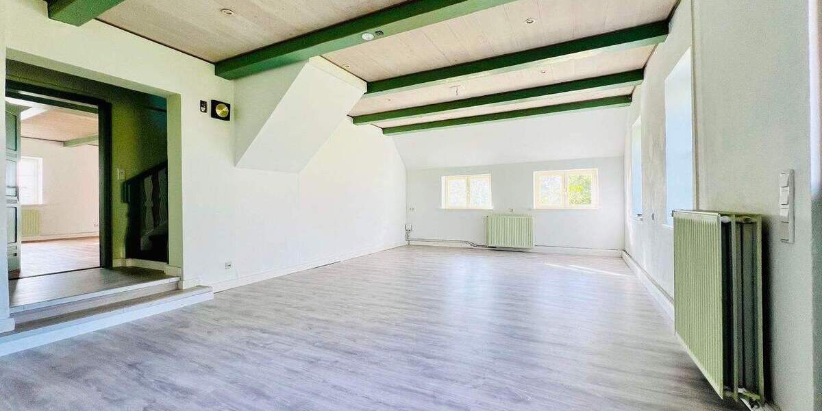 Einfamilienhaus Emmelsbüll-Horsbüll Horsbüll - 7 Zimmer, 275 m&sup2;, 2.150&euro; | Angebot:25689307