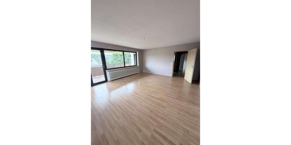 Etagenwohnung Kreuzwertheim - 4 Zimmer, 103 m&sup2;, 850&euro; | Angebot:26885520