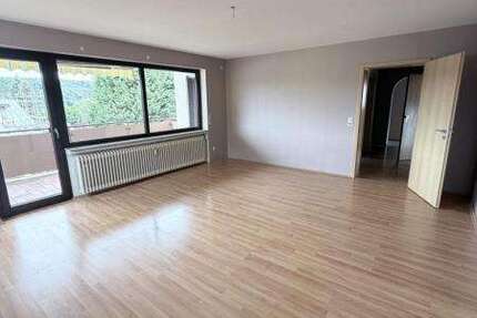 Wohnung Kreuzwertheim - 4 Zimmer, 103 m&sup2;, 850&euro; | Angebot:26885520
