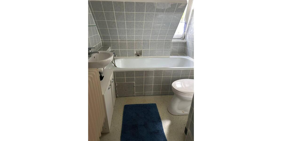 Dachgeschoßwohnung Oldenburg Ziegelhof - 3 Zimmer, 50 m&sup2;, 380&euro; | Angebot:24700955