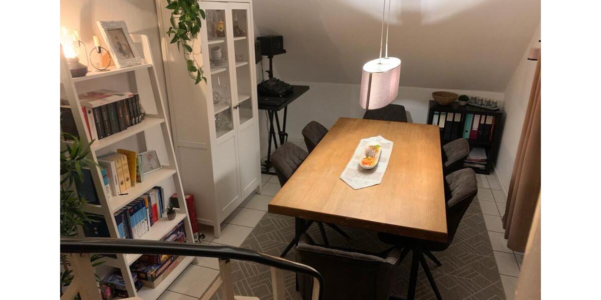 Dachgeschoßwohnung Emden Tholenswehr - 5 Zimmer, 90 m&sup2;, 750&euro; | Angebot:25375308