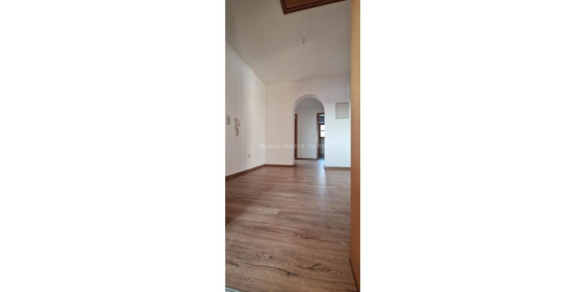 Dachgeschoßwohnung Schöllnach - 3 Zimmer, 70 m&sup2;, 590&euro; | Angebot:24863632