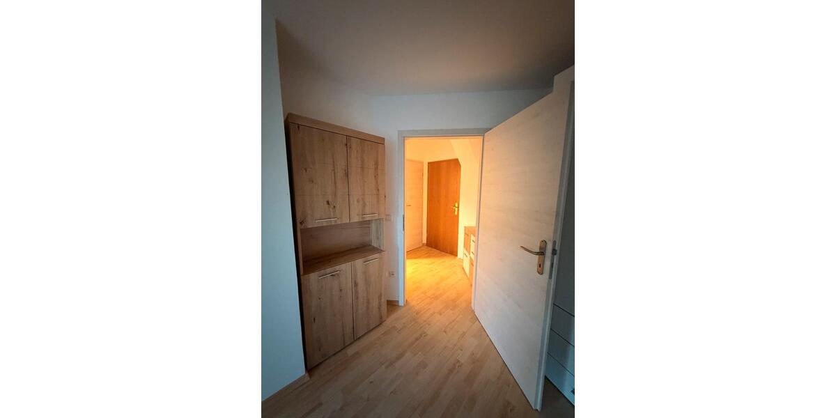 Dachgeschoßwohnung Zschopau - 1 Zimmer, 27 m&sup2;, 320&euro; | Angebot:24944108
