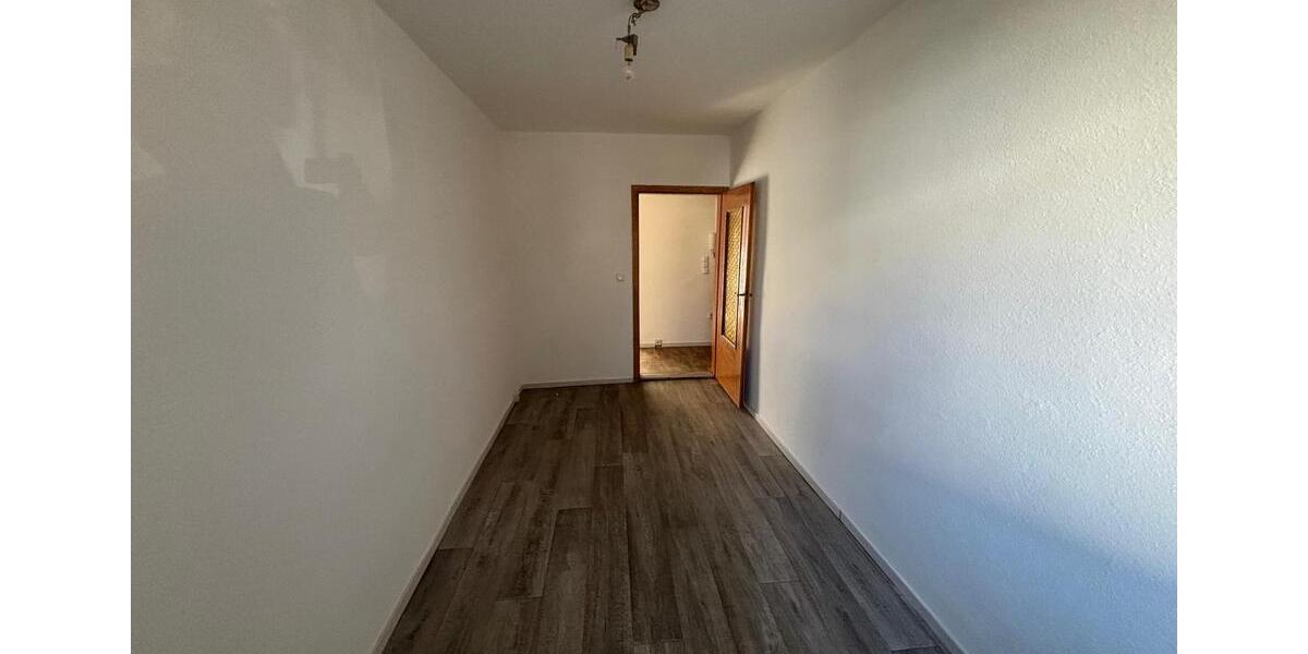 Etagenwohnung Salzwedel - 4 Zimmer, 66 m&sup2;, 328&euro; | Angebot:25841701