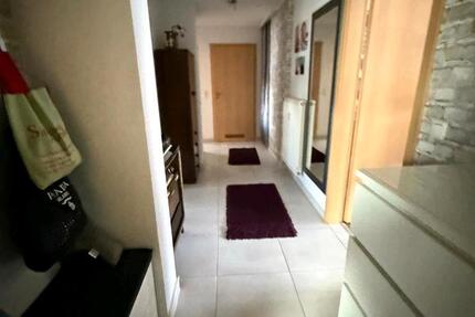 Helle und moderne Dachgeschosswohnung in Duisburg-Ruhrort 3 zimmer