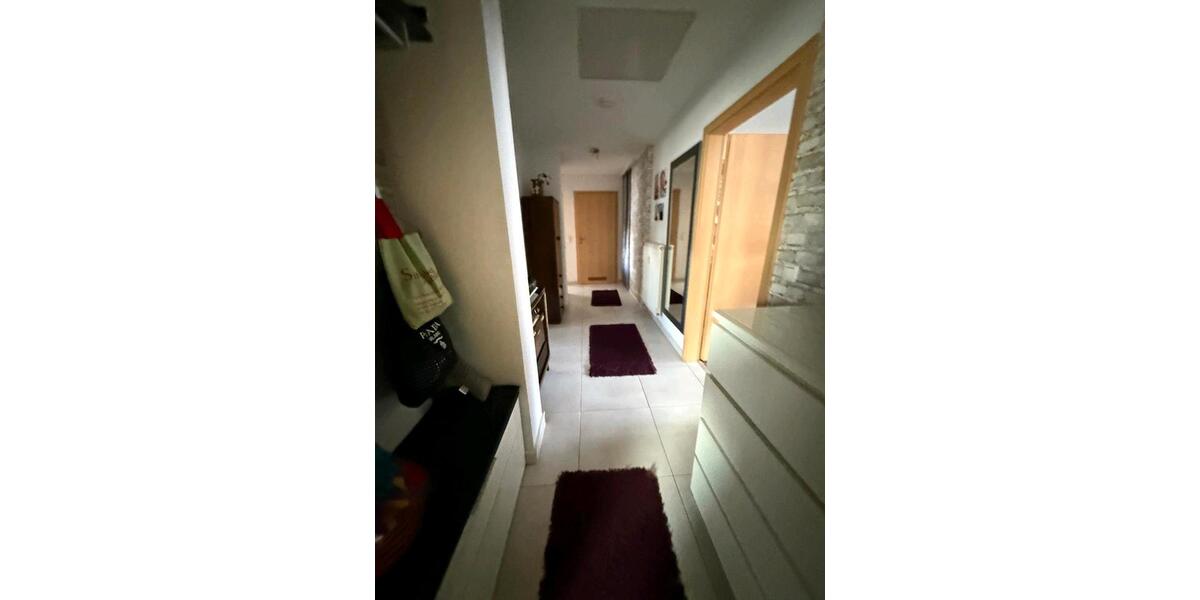 Helle und moderne Dachgeschosswohnung in Duisburg-Ruhrort 3 zimmer