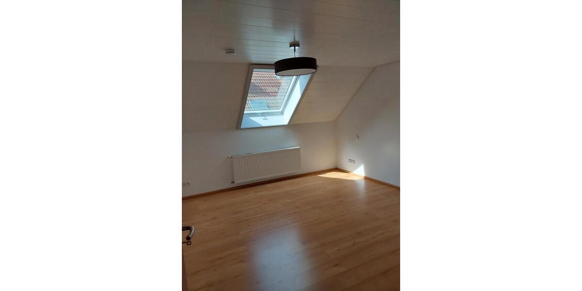 Dachgeschoßwohnung Brensbach - 4 Zimmer, 96 m&sup2;, 1.100&euro; | Angebot:26427175