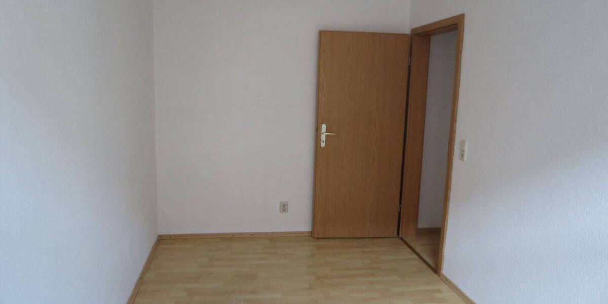 Etagenwohnung Plauen Haselbrunn - 3 Zimmer, 70 m&sup2;, 300&euro; | Angebot:26723034