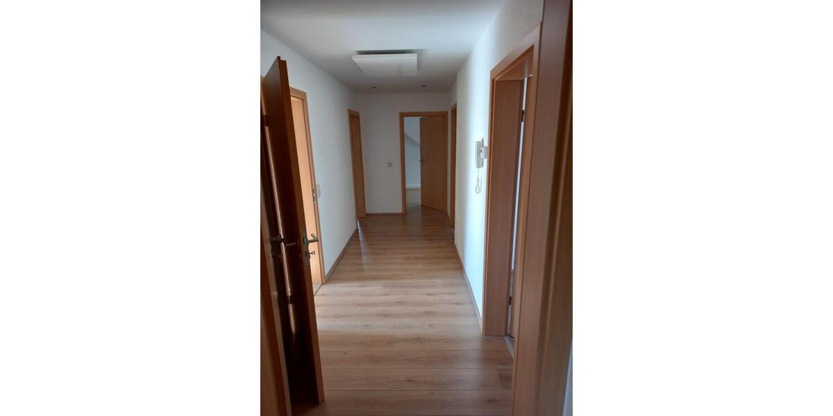 Dachgeschoßwohnung Colditz - 3 Zimmer, 105 m&sup2;, 700&euro; | Angebot:26445173