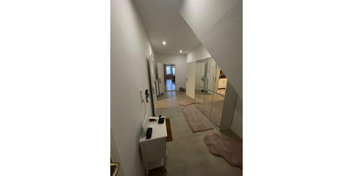 Dachgeschoßwohnung Roßleben-Wiehe Wiehe - 5 Zimmer, 93 m&sup2;, 650&euro; | Angebot:26523177