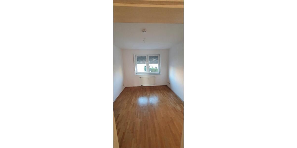 Etagenwohnung Kelkheim (Taunus) - 3 Zimmer, 89 m&sup2;, 1.300&euro; | Angebot:26254532