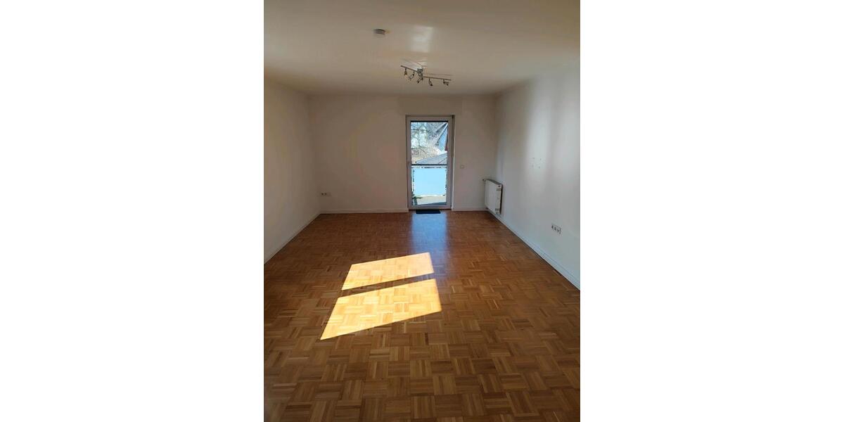 Etagenwohnung Halle - 4 Zimmer, 96 m&sup2;, 950&euro; | Angebot:25831655