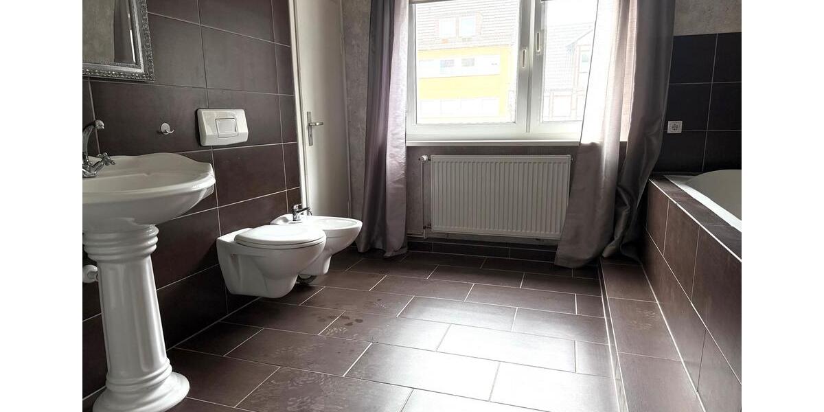 Doppelhaushälfte Helmstedt - 6 Zimmer, 200 m&sup2;, 1.600&euro; | Angebot:25049139