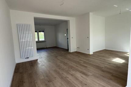 Modernisiertes Reihenendhaus mit Garten & Stellplatz in Koblenz! 5.5 zimmer