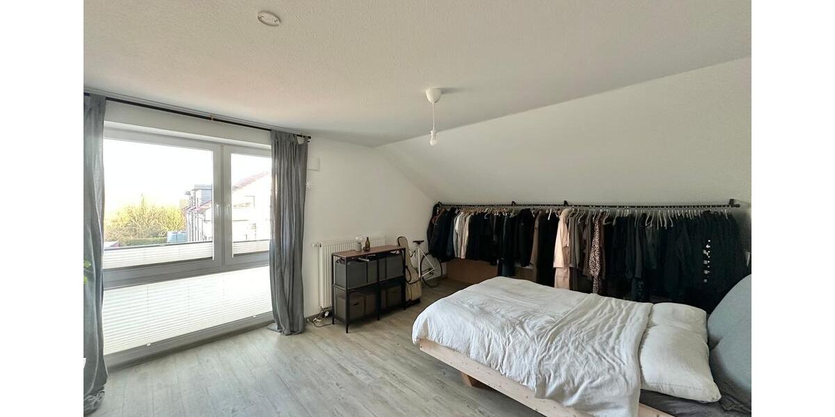 Dachgeschoßwohnung Bad Zwischenahn - 3 Zimmer, 109 m&sup2;, 1.250&euro; | Angebot:24682467