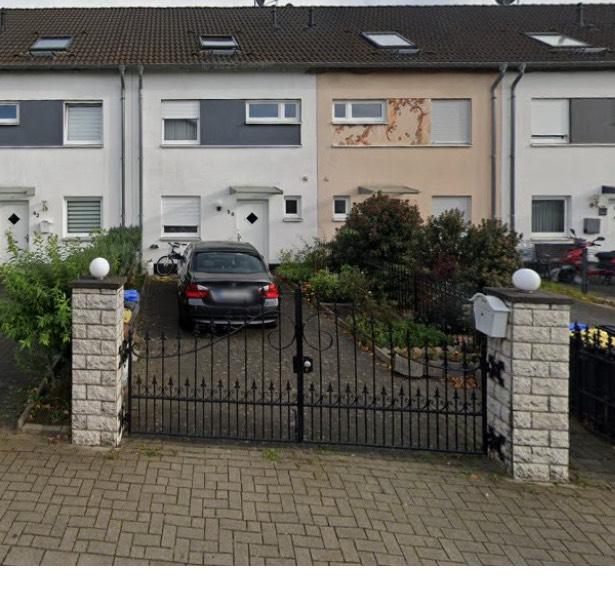 Gepflegtes Reihenhaus mit 5 Zimmern in Köln 5 zimmer