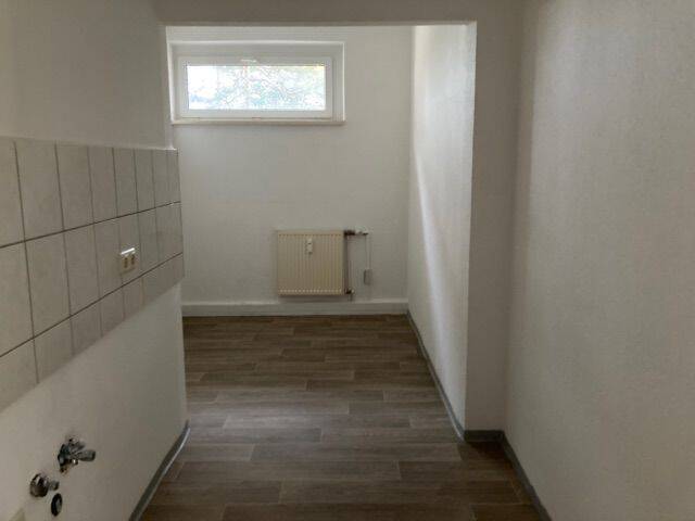 Etagenwohnung Hermsdorf - 5 Zimmer, 83 m&sup2;, 490&euro; | Angebot:26841864