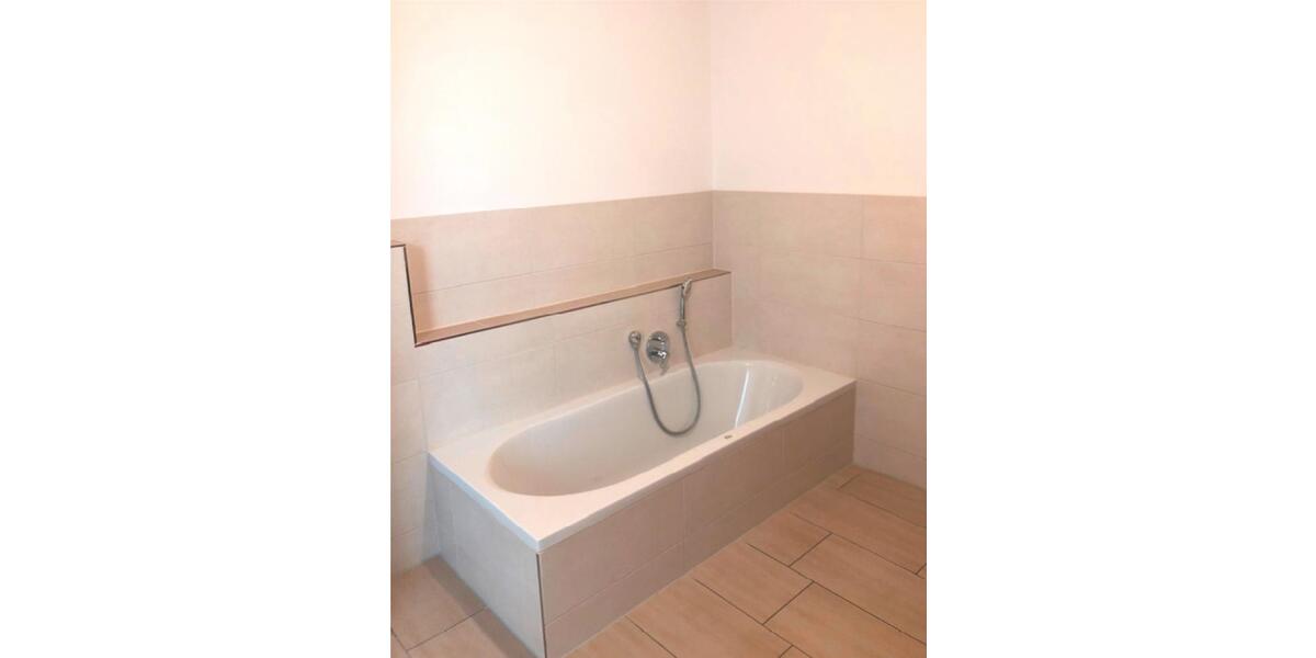 Erdgeschoßwohnung Arnstorf - 4 Zimmer, 125 m&sup2;, 1.000&euro; | Angebot:26396939