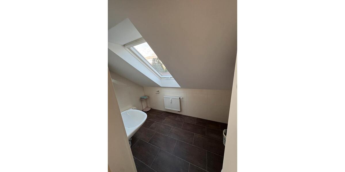 Dachgeschoßwohnung Ingolstadt Nordost - 2 Zimmer, 14 m&sup2;, 450&euro; | Angebot:26551189