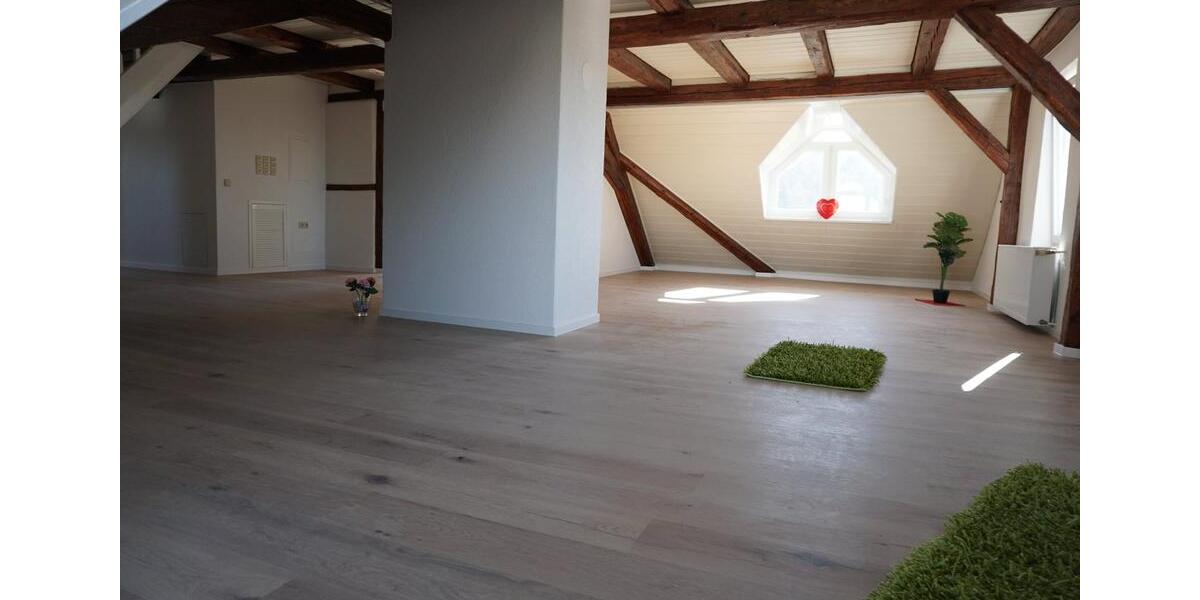 Dachgeschoßwohnung Leutkirch im Allgäu - 5 Zimmer, 160 m&sup2;, 1.388&euro; | Angebot:24853826