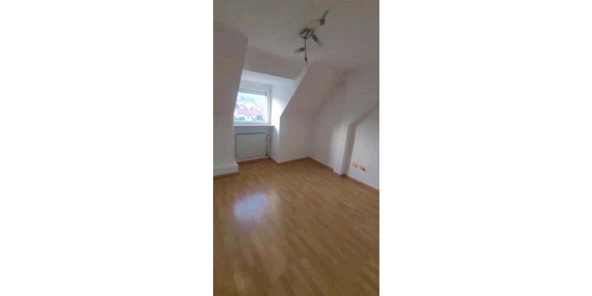 Dachgeschoßwohnung Singen (Hohentwiel) - 3 Zimmer, 58 m&sup2;, 650&euro; | Angebot:25990829