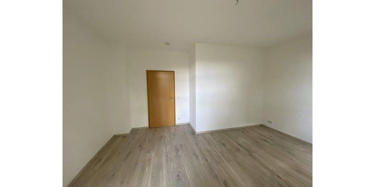 STARK! Neu renovierte 4 Raum Wohnung mit Balkon! 4 zimmer