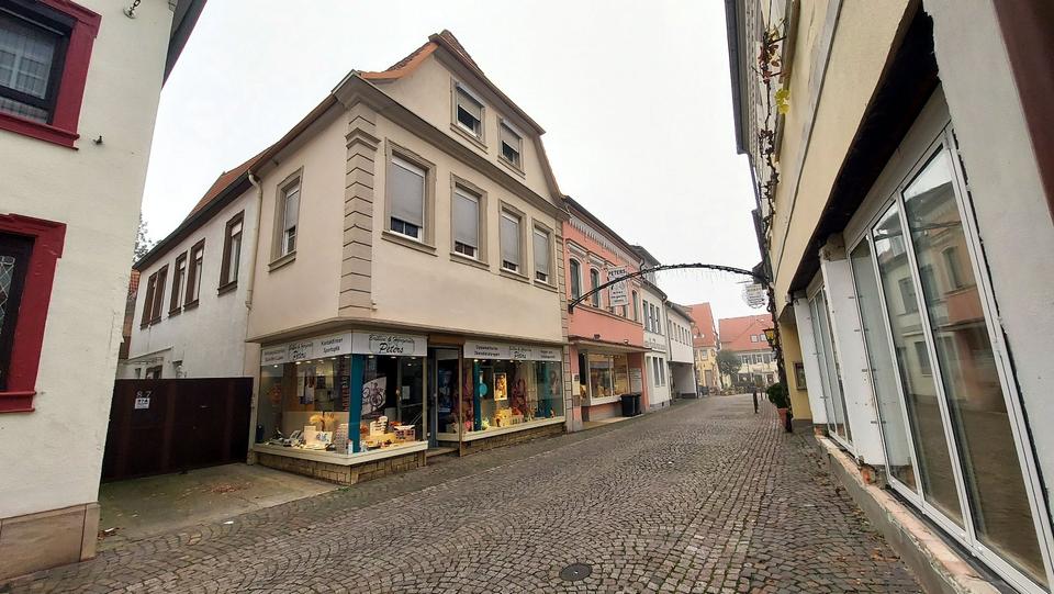 Wohnen auf Zeit Edenkoben - 4 Zimmer, 110 m&sup2;, 330&euro; | Angebot:25642411