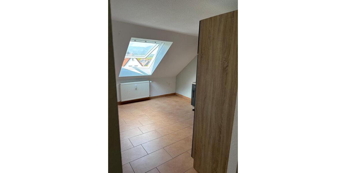 Dachgeschoßwohnung Ortenberg - 3 Zimmer, 97 m&sup2;, 880&euro; | Angebot:26420253