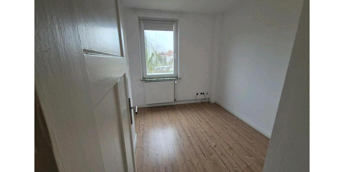4 Zimmer, EBK, Balkon, 75m2 4 zimmer