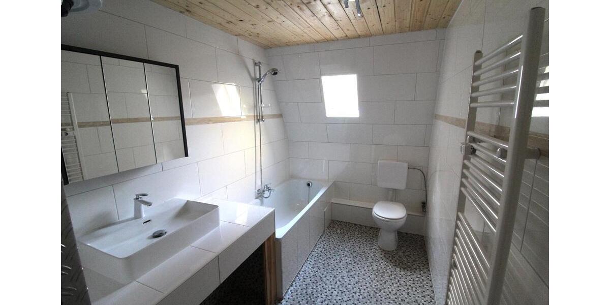 Dachgeschoßwohnung Plauen Bahnhofsvorstadt - 2 Zimmer, 60 m&sup2;, 290&euro; | Angebot:26002307