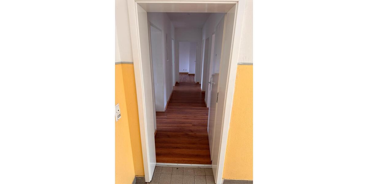 Etagenwohnung Völklingen - 3 Zimmer, 76 m&sup2;, 600&euro; | Angebot:26653366