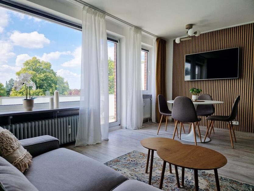 Liebevoll möblierte 1 Zimmer Wohnung mit Balkon