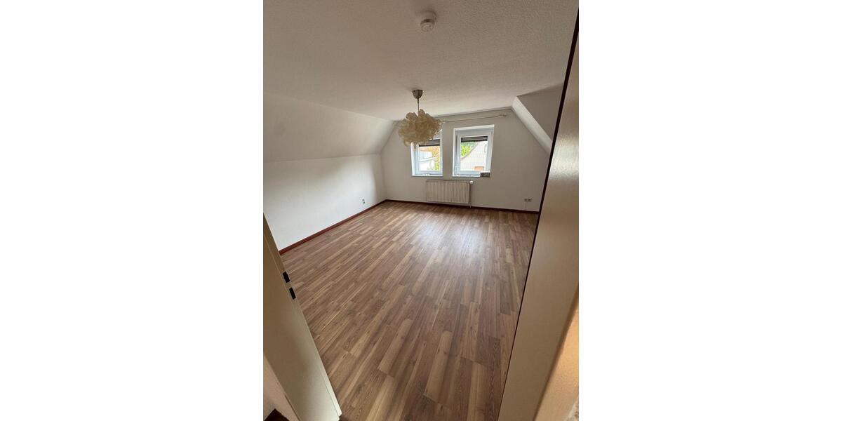 Dachgeschoßwohnung Delmenhorst Düsternort - 3 Zimmer, 109 m&sup2;, 1.000&euro; | Angebot:26522369