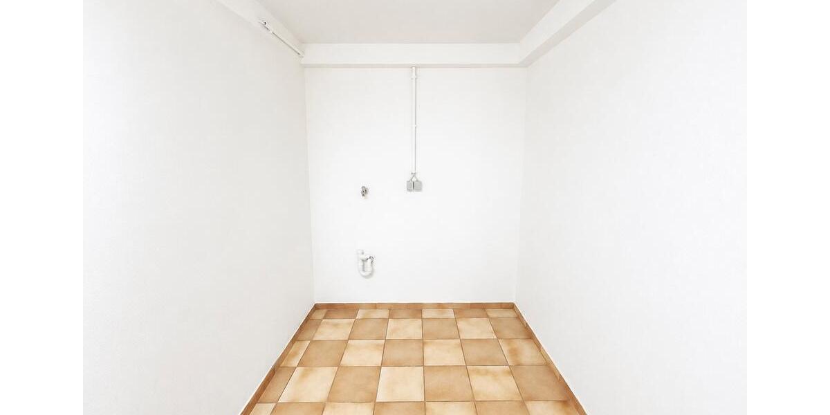 Etagenwohnung Kenn - 2 Zimmer, 83 m&sup2;, 620&euro; | Angebot:26699984