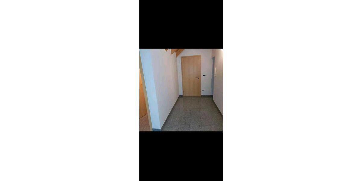 Dachgeschoßwohnung Reichertshausen - 3 Zimmer, 79 m&sup2;, 930&euro; | Angebot:26479574